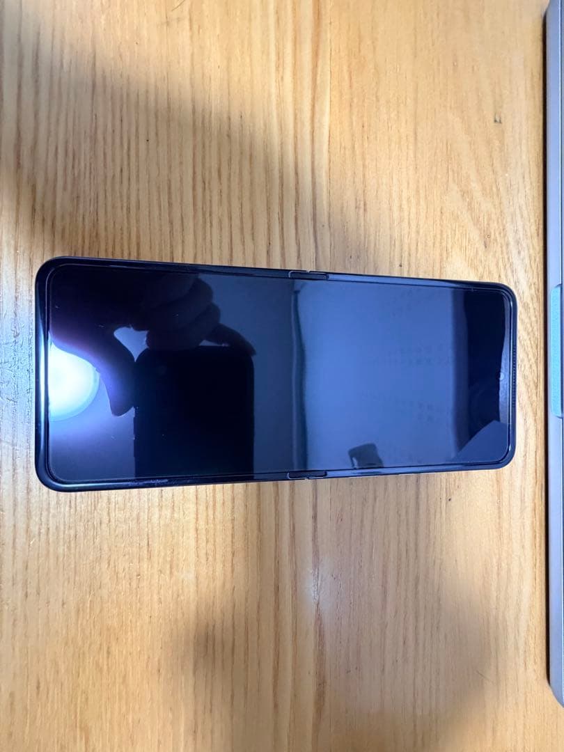 【新品】motorola razr 50s サンドクリーム