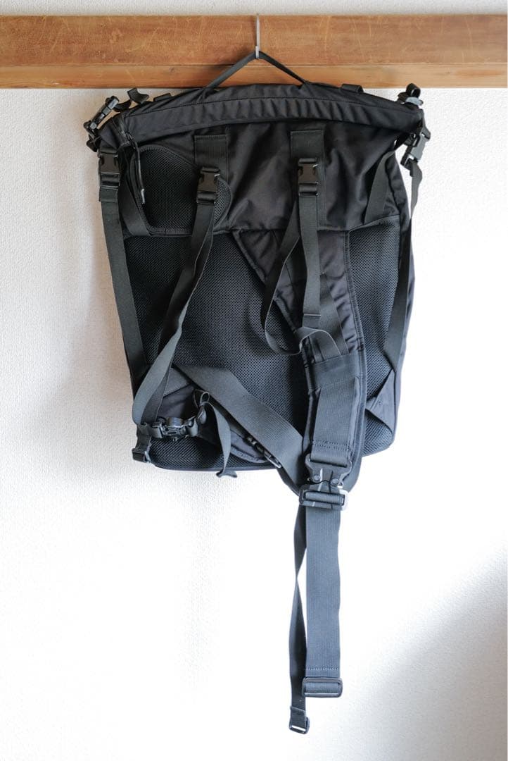 美品MOUT RECON TAILOR トランスフォームメッセンジャー　バッグ