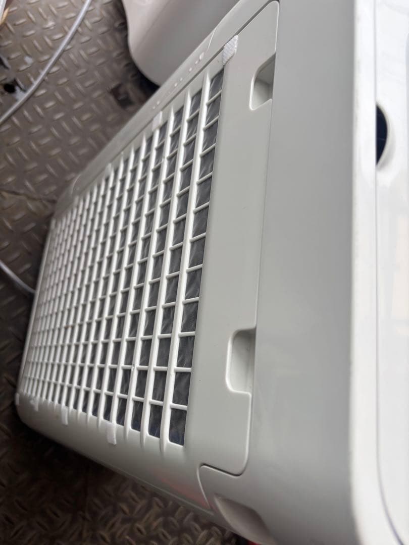 SHARP 加湿空気清浄機 ホワイト　KC-R500Y-W 2022年製