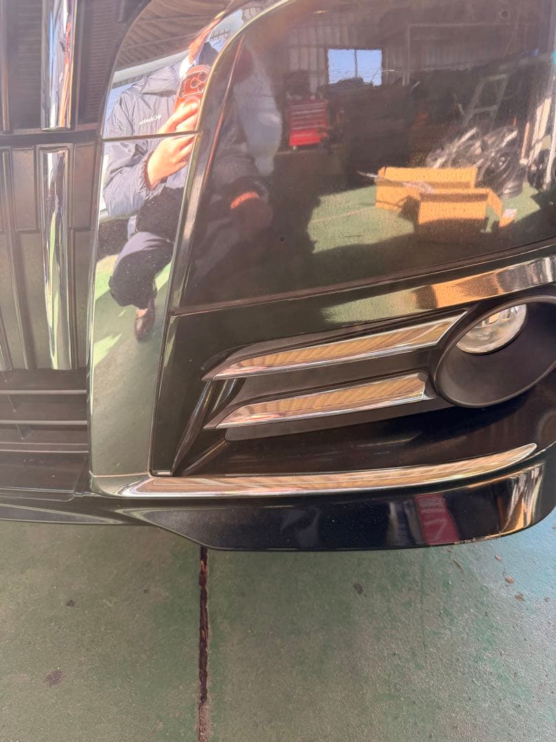 エスクァイア前期　トヨタオリジナルエアロガーニッシュ新品