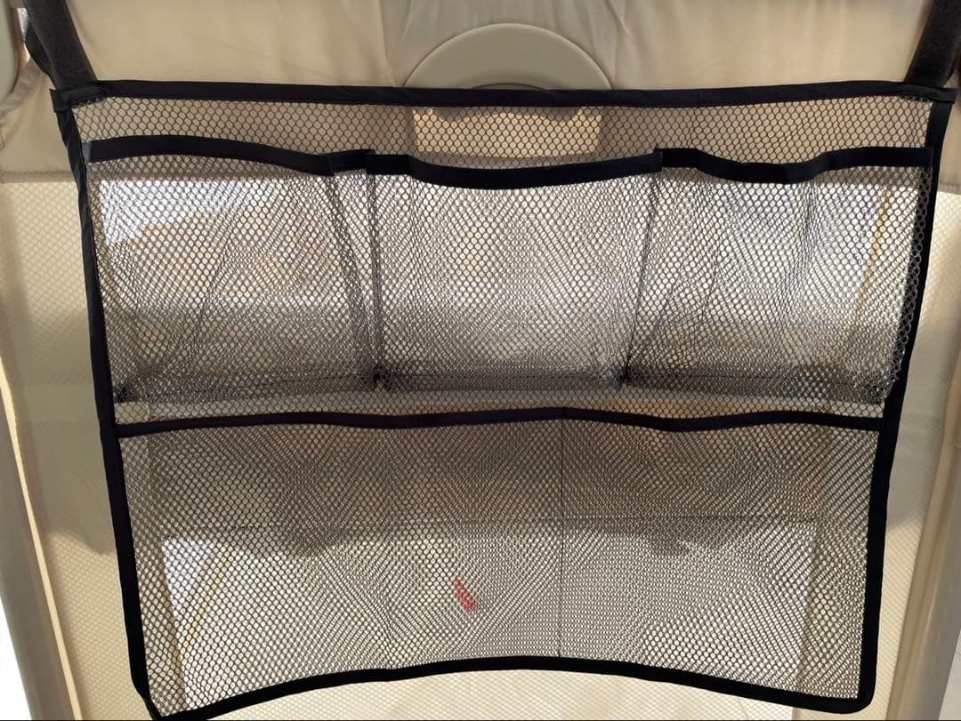 ベビーベッド 通気性メッシュ ベージュ