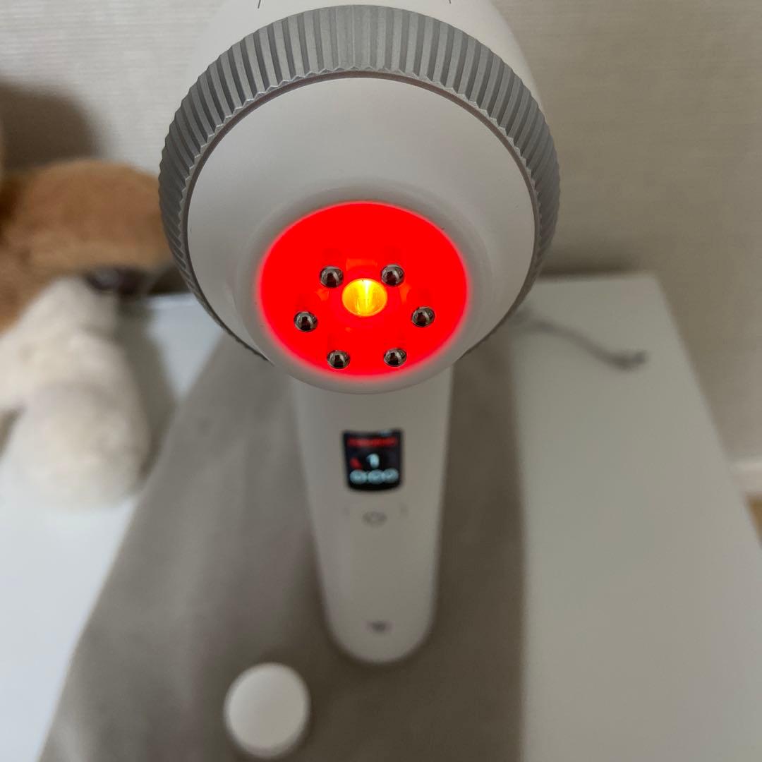 メディキューブ　ウルトラチューン美顔器