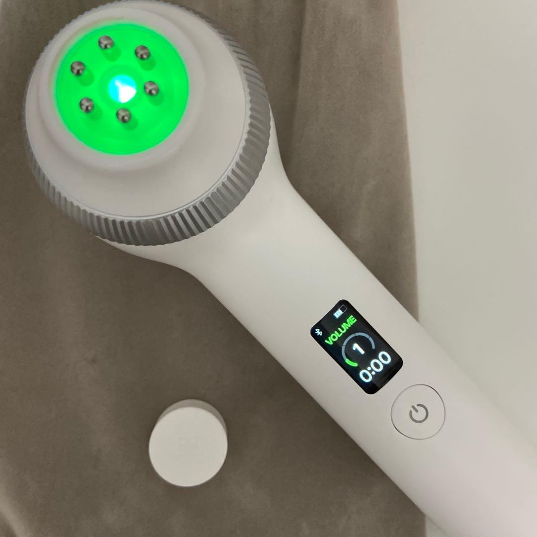 メディキューブ　ウルトラチューン美顔器