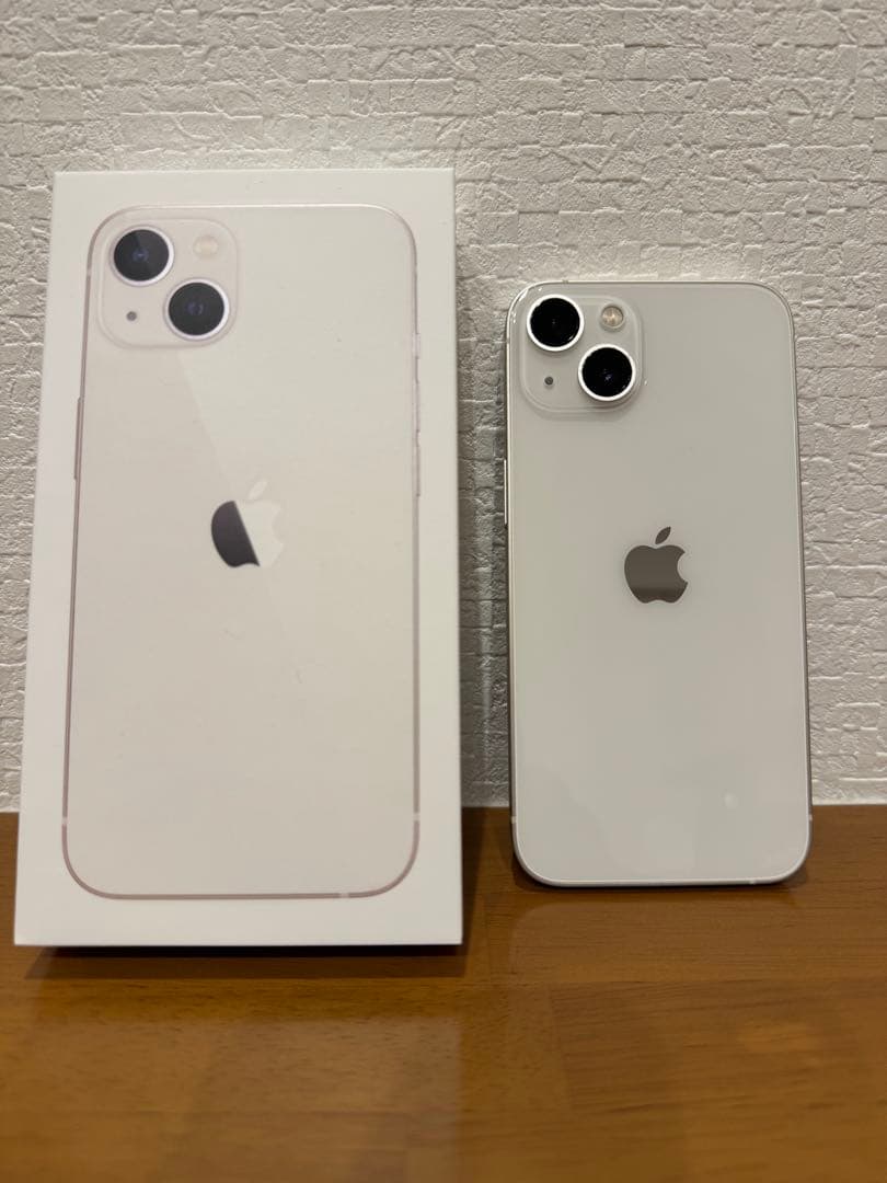 Apple iPhone13 スターライト 128GB 純正シリコンケース付き