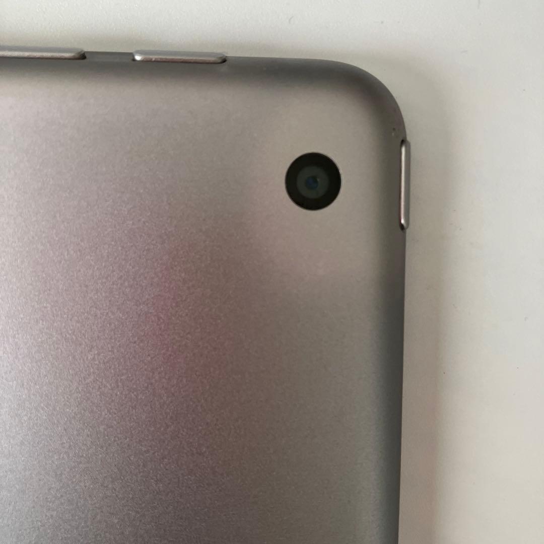 iPad 第5世代　タブレット　本体　スペースグレイ　32GB wifi