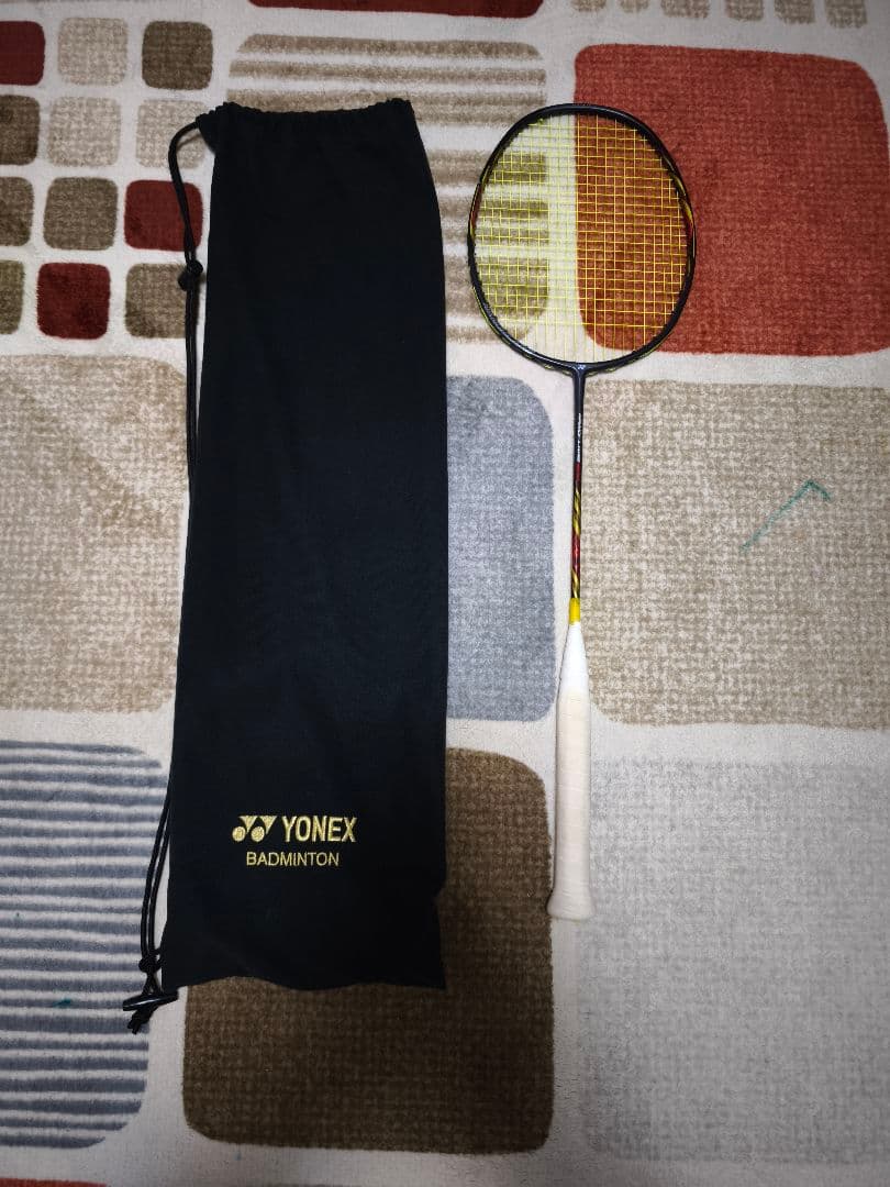 ※最終価格　超美品　廃盤品 ヨネックス　ナノフレア800 4UG6