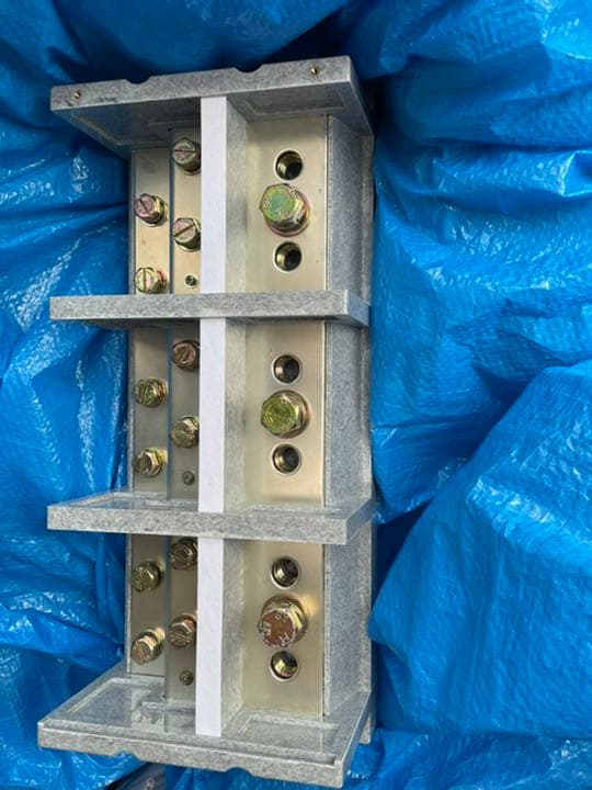 日東工業　600A端子台