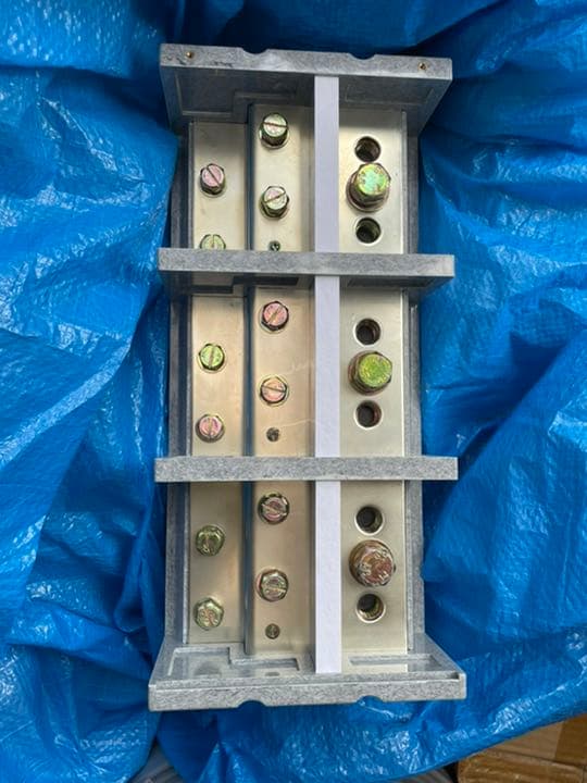 日東工業　600A端子台