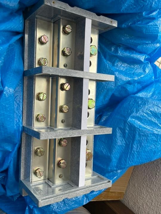 日東工業　600A端子台