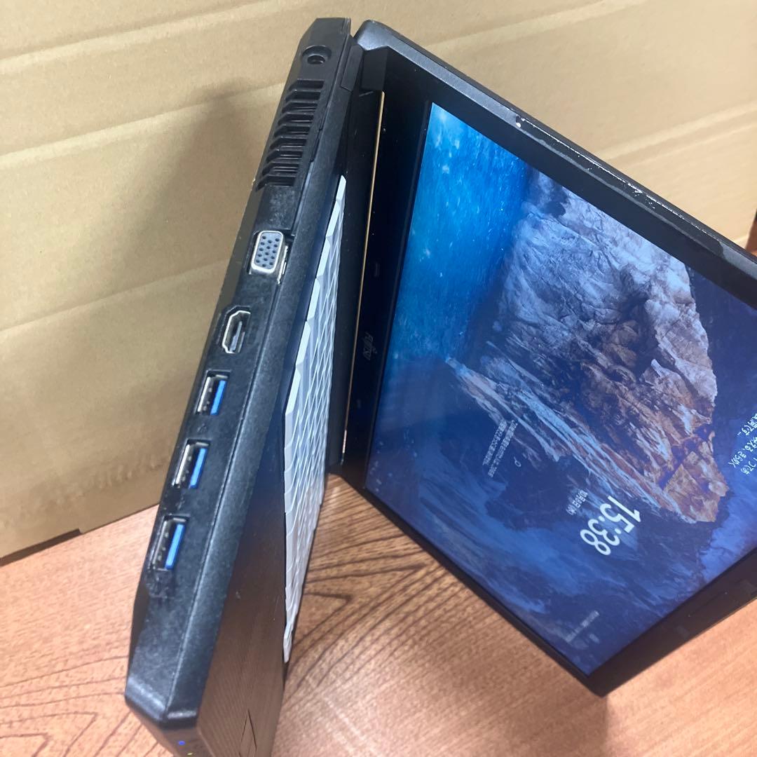 ノートパソコン　Windows11　DVD付き　爆速SSD搭載　 富士通