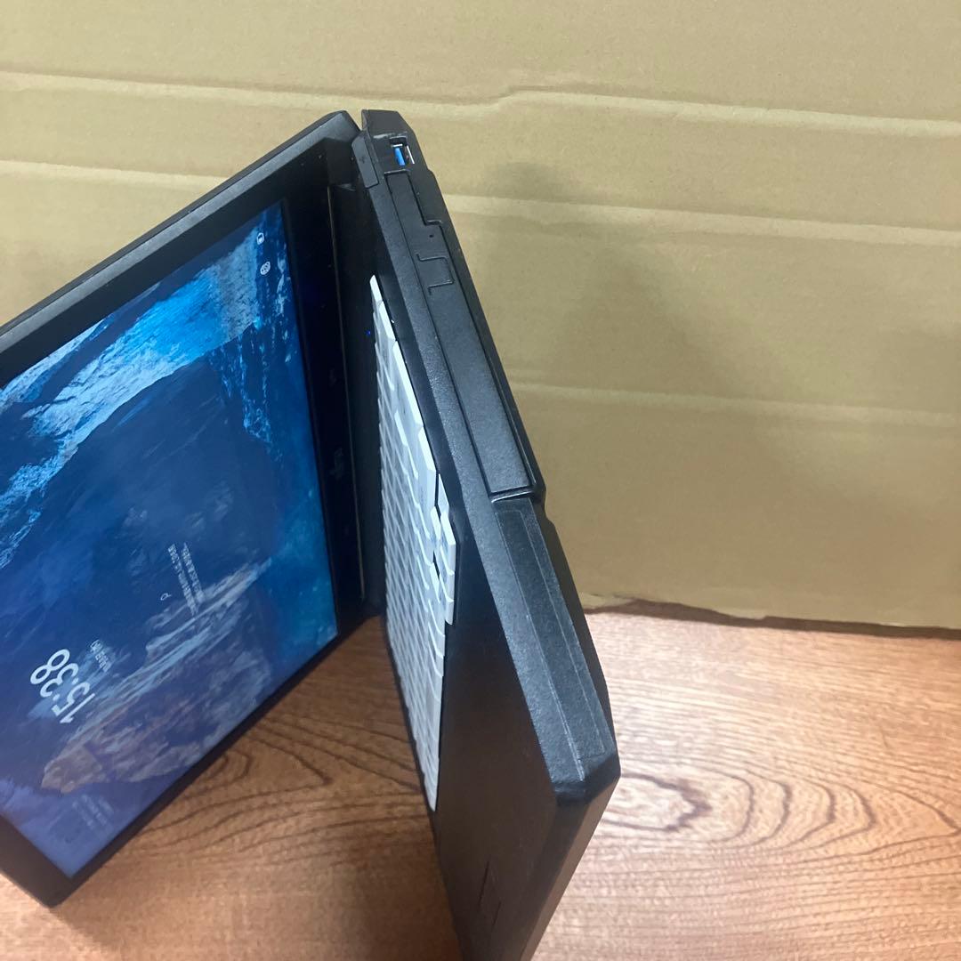 ノートパソコン　Windows11　DVD付き　爆速SSD搭載　 富士通