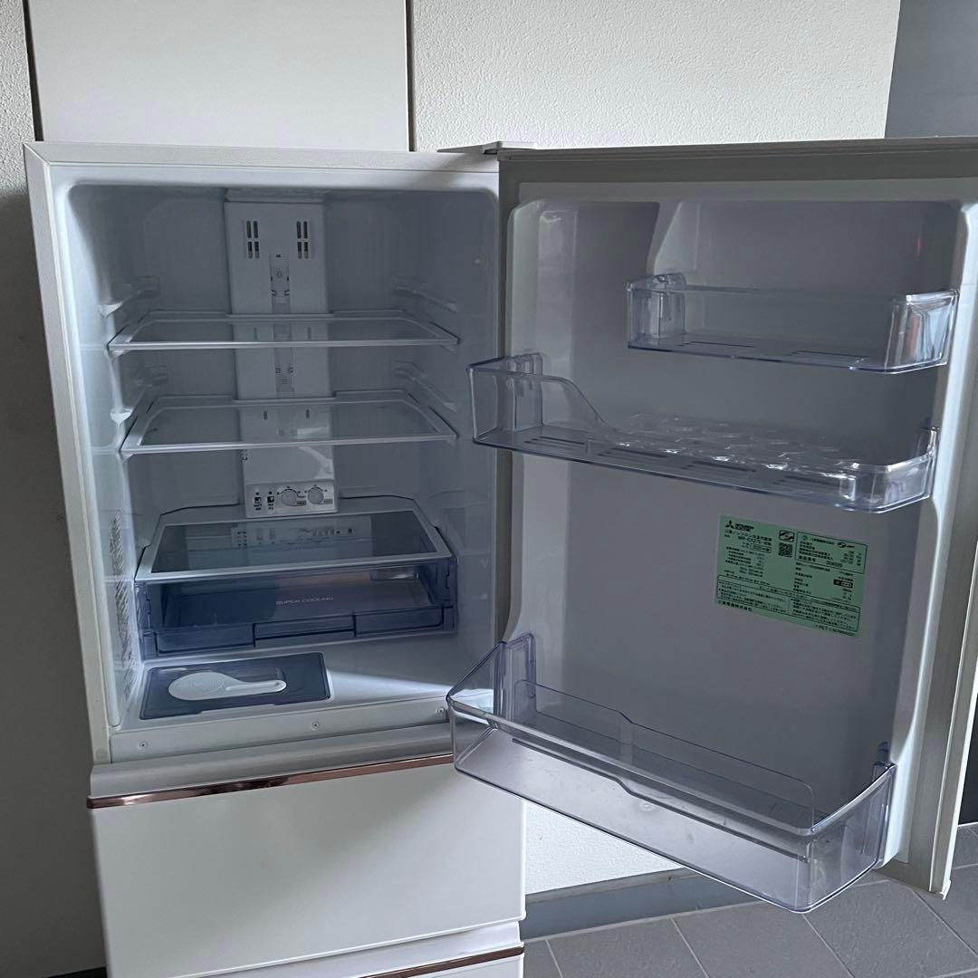 送料設置無料　大型冷蔵庫　MITSUBISHI 3ドア　自動製氷機付