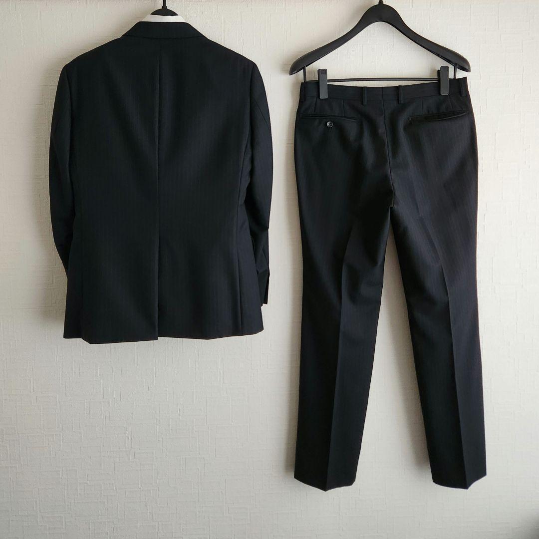 インアンドヤン　メンズ　スーツ　スリーピース　濃紺　ストライプ