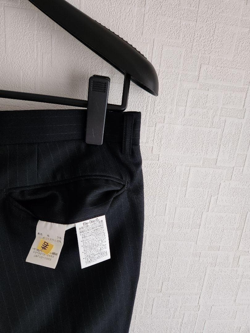 インアンドヤン　メンズ　スーツ　スリーピース　濃紺　ストライプ