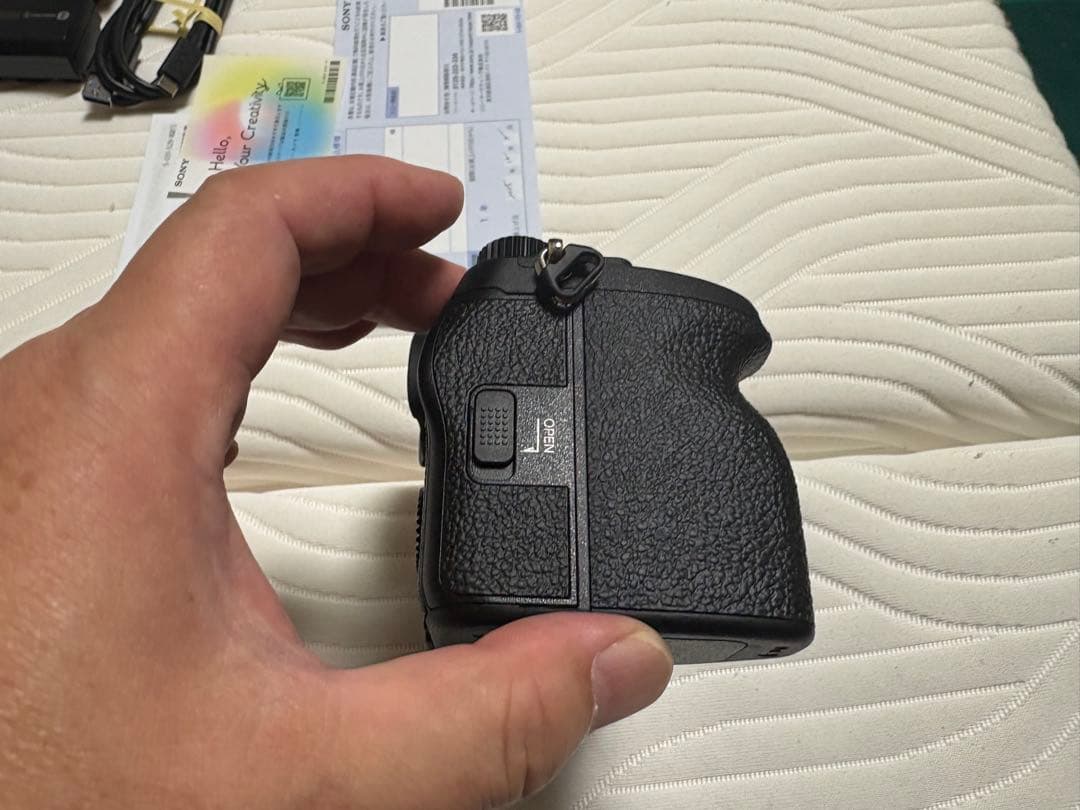 【未使用品】SONY ソニー α7 IV ILCE-7M4ミラーレス一眼 本体