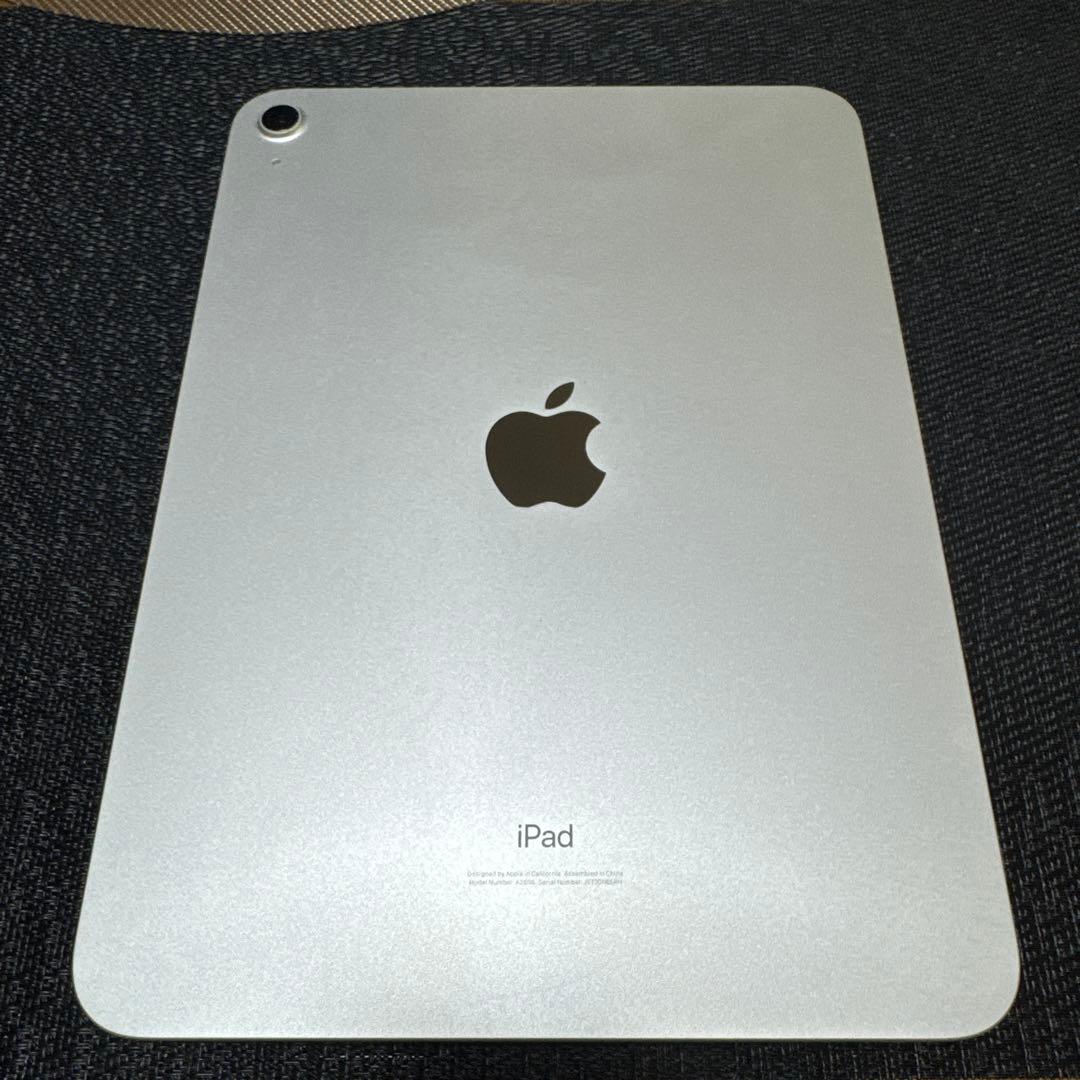 Apple iPad シルバー 本体　美品　第10世代64GB