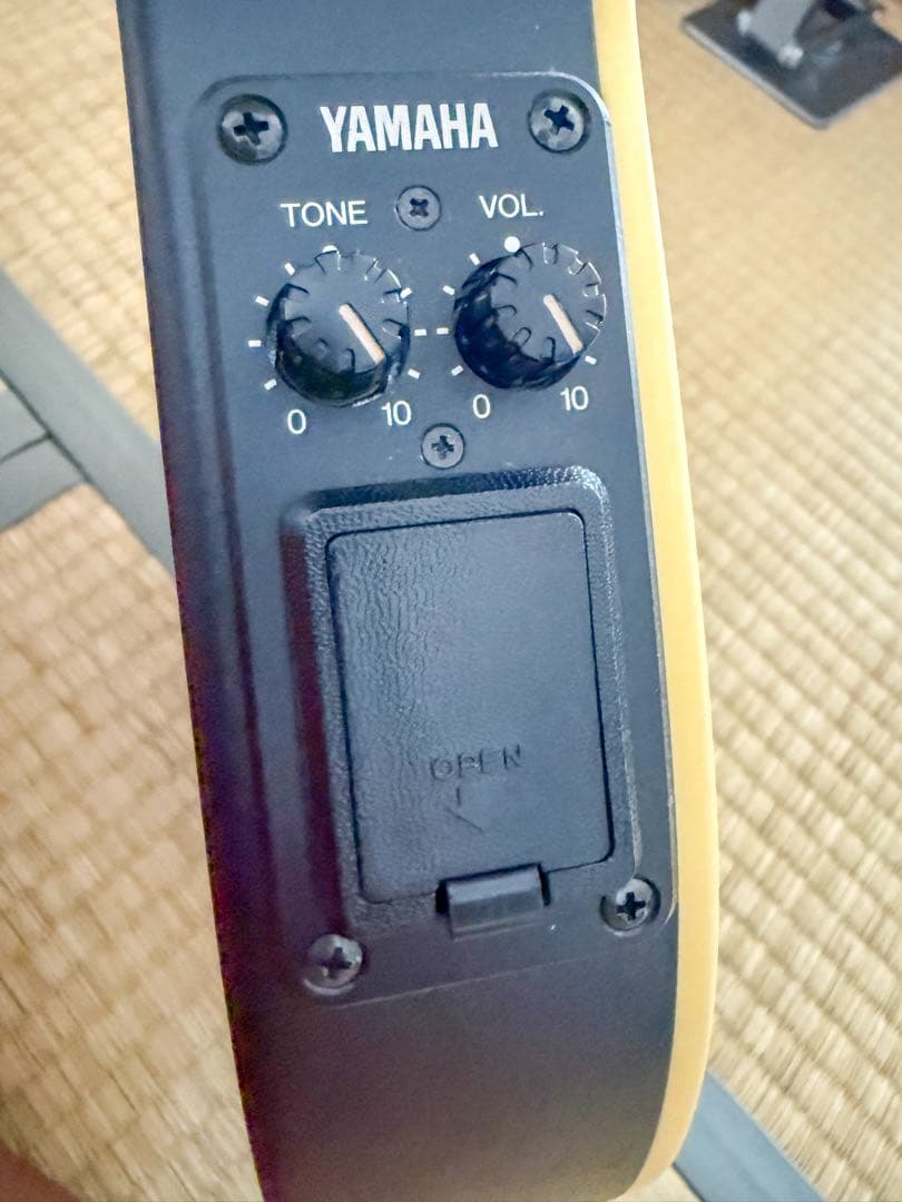 美品【希少廃盤】Yamaha APXT-1A エレアコ 光で色変わる 旅行サイズ