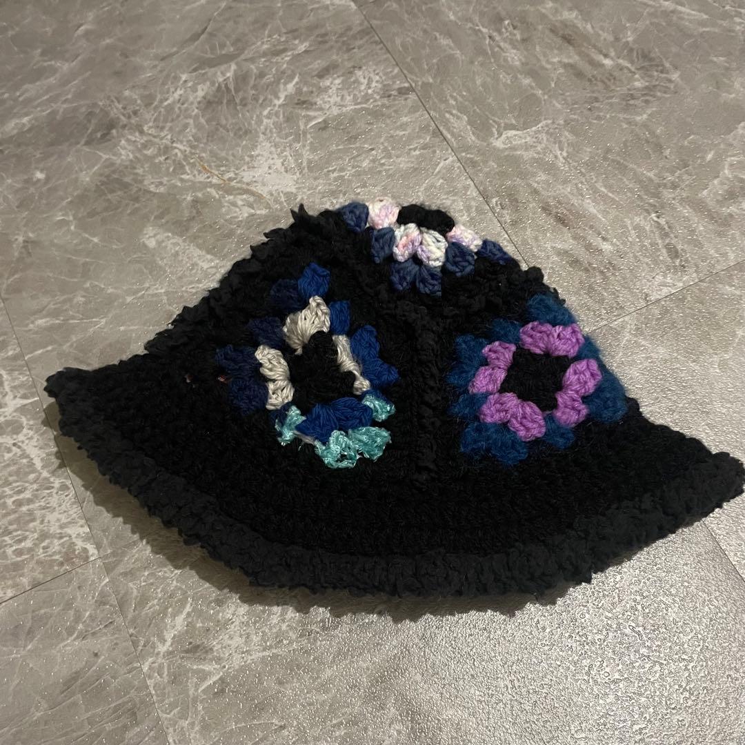 Y.A.R.N (ヤーン) ニットバケットハット マルチカラー PETZ着用