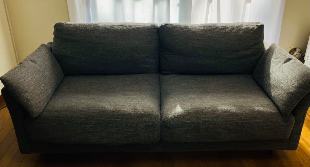 【ニトリ　匿名配送】ダークグレー 3人掛けソファ ヘッドレスト付き