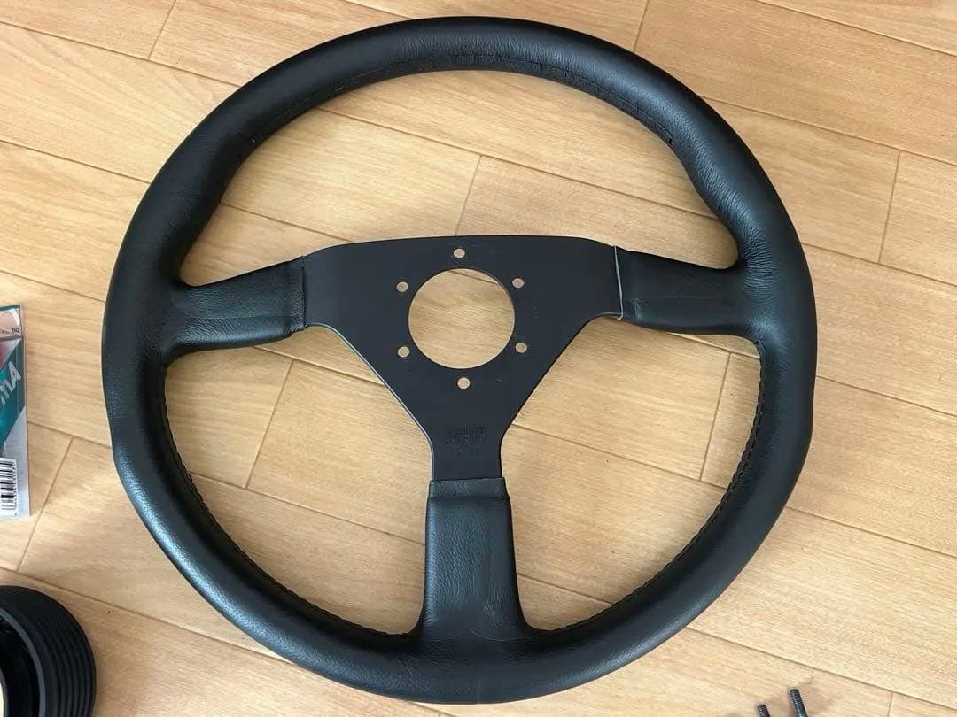 MOMO MONTECARLO ステアリング 38パイ