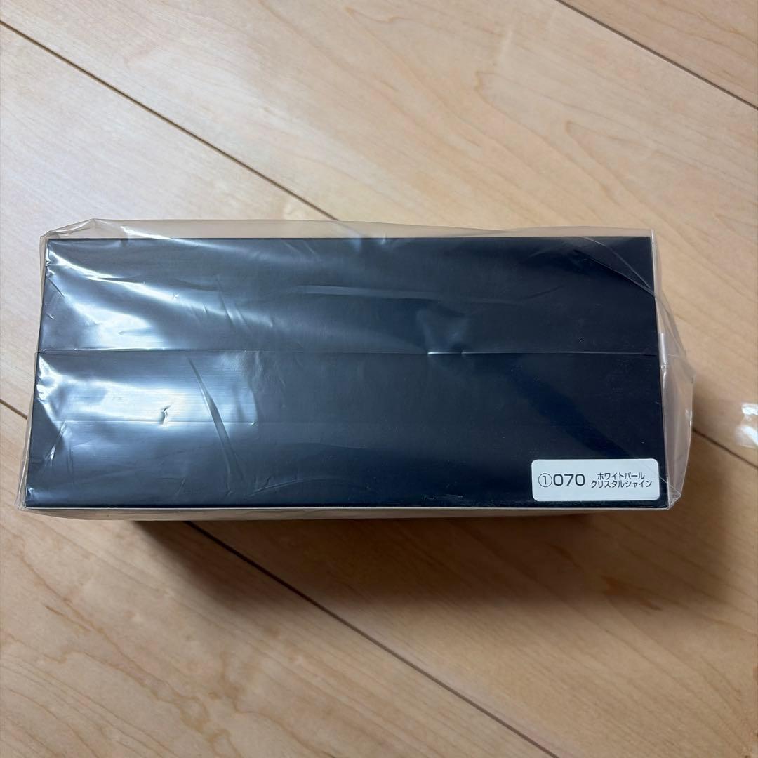 色*色様 ミニカー　ヴォクシー1/30 ホワイトパールクリスタルシャイン