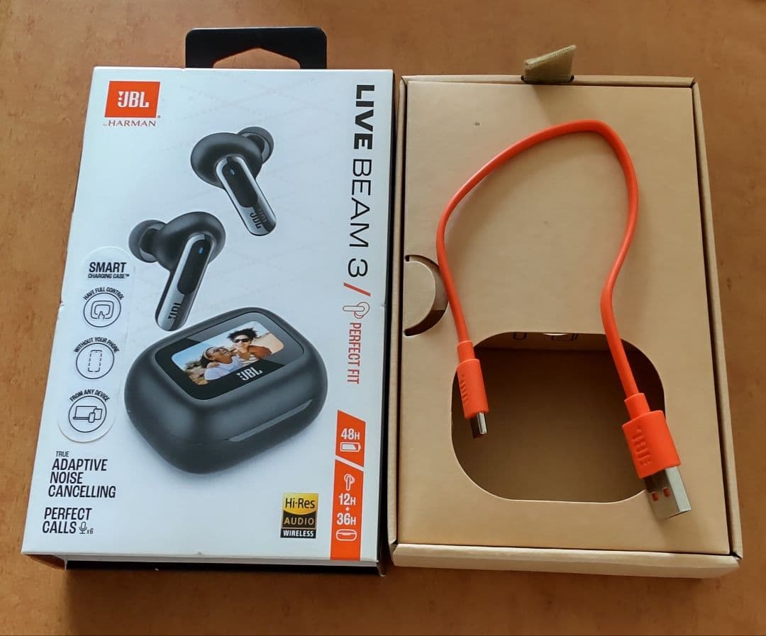 送料込み　美品　JBL LIVE BEAM 3 ワイヤレスイヤホン　ブラック