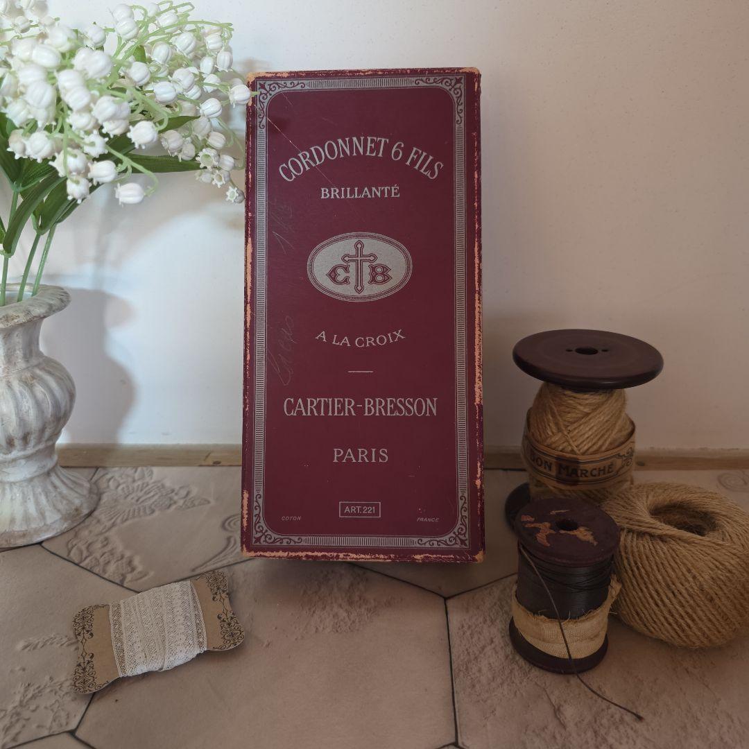 専用となります　フランスアンティーク　糸箱　デットストック糸付き　裁縫　収納箱