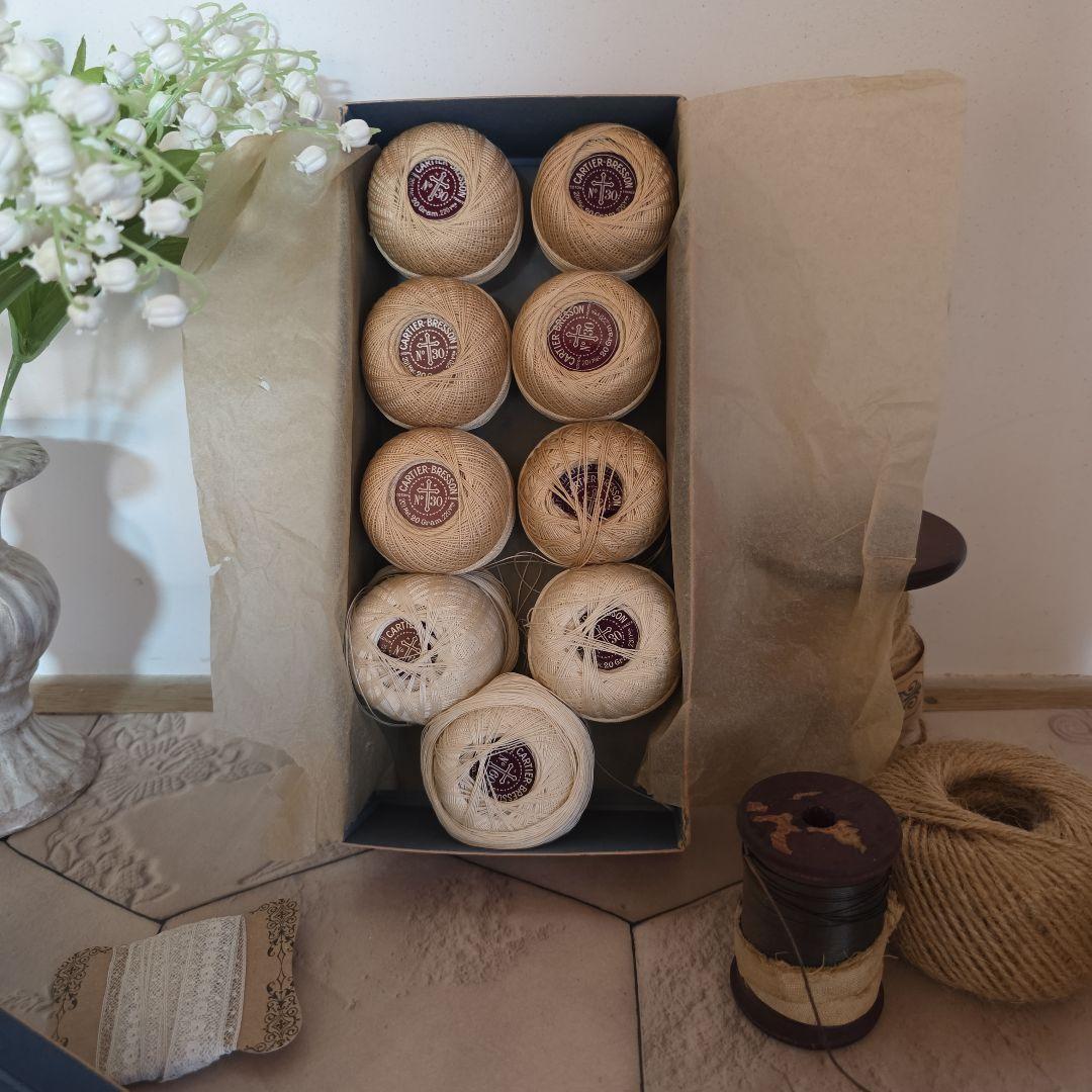 専用となります　フランスアンティーク　糸箱　デットストック糸付き　裁縫　収納箱