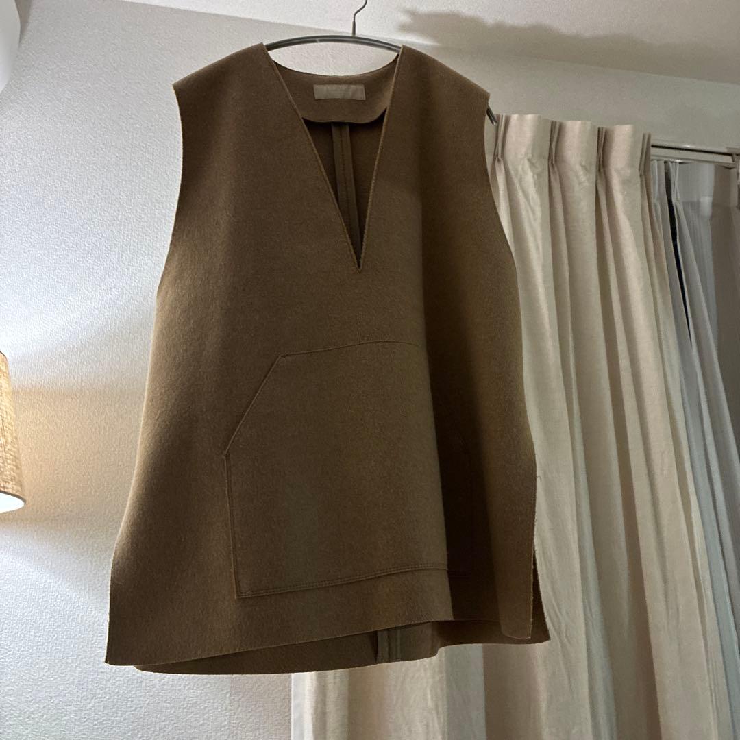 のんのんキャメルベストとエトレカットソー