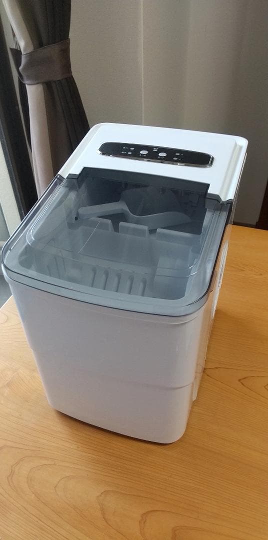 VERSOS ベルソス 高速製氷機 VS-ICE011-WH ホワイト　23年製