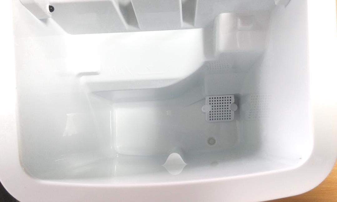 VERSOS ベルソス 高速製氷機 VS-ICE011-WH ホワイト　23年製