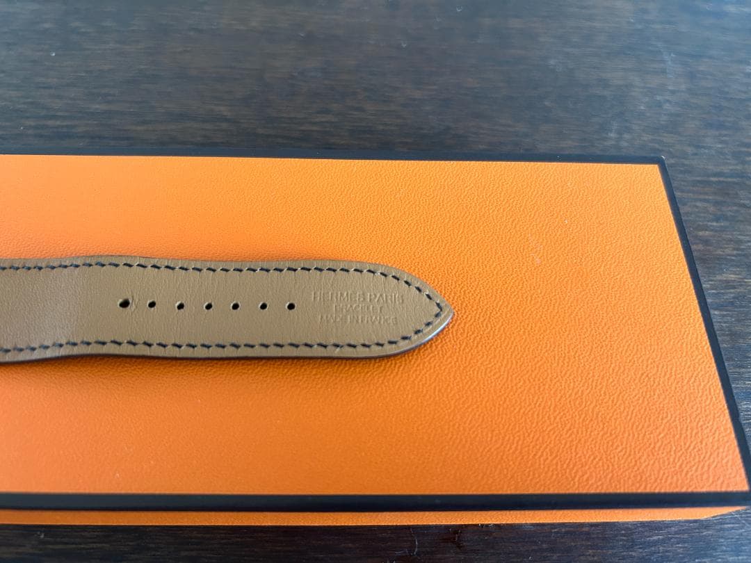 Apple Watch HERMESレザーベルト ホワイト&ブラック 45mm