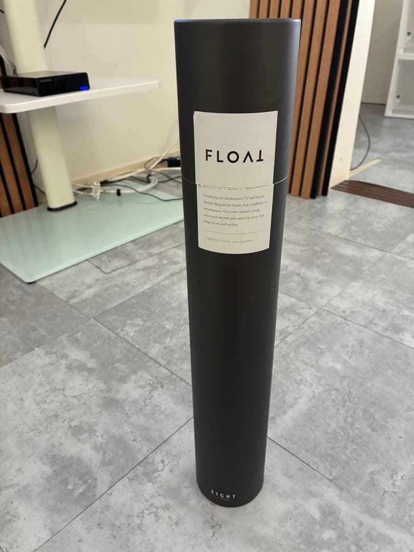 FLOAT 壁掛けテレビ金具　配線モール、コーナーパーツ付