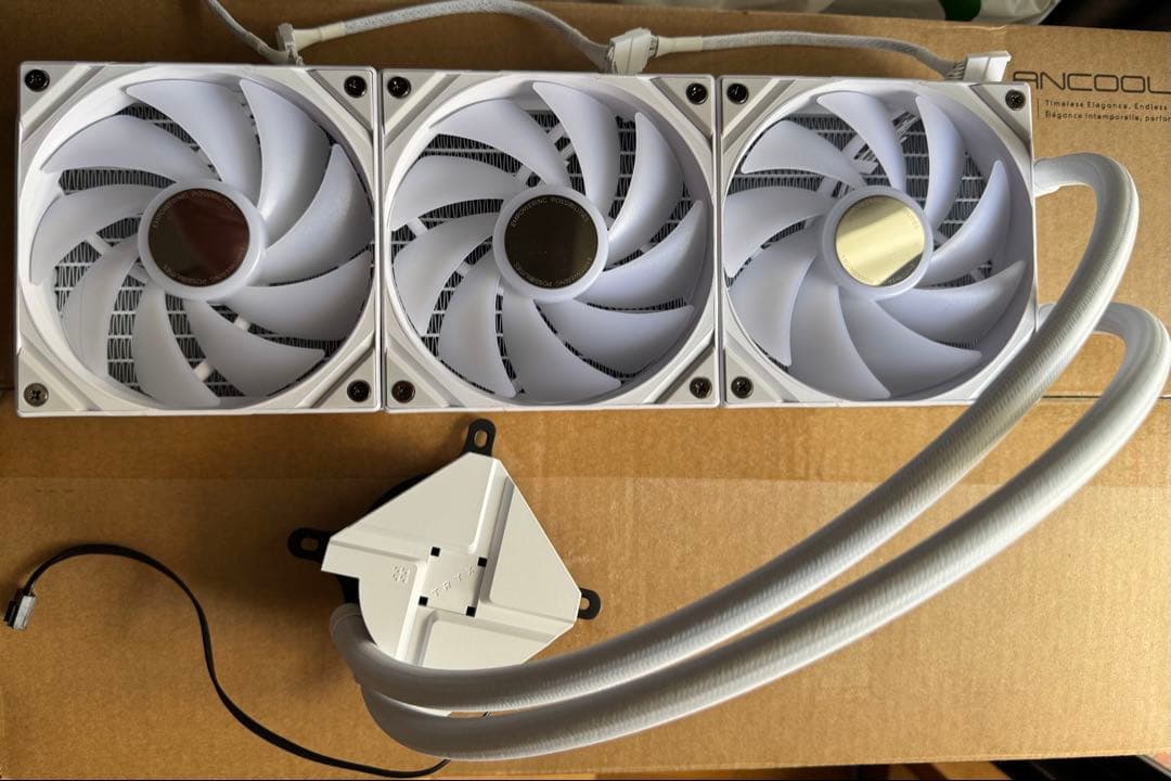 TRYX PANORAMA SE 360 ARGB ホワイト 簡易水冷　クーラー