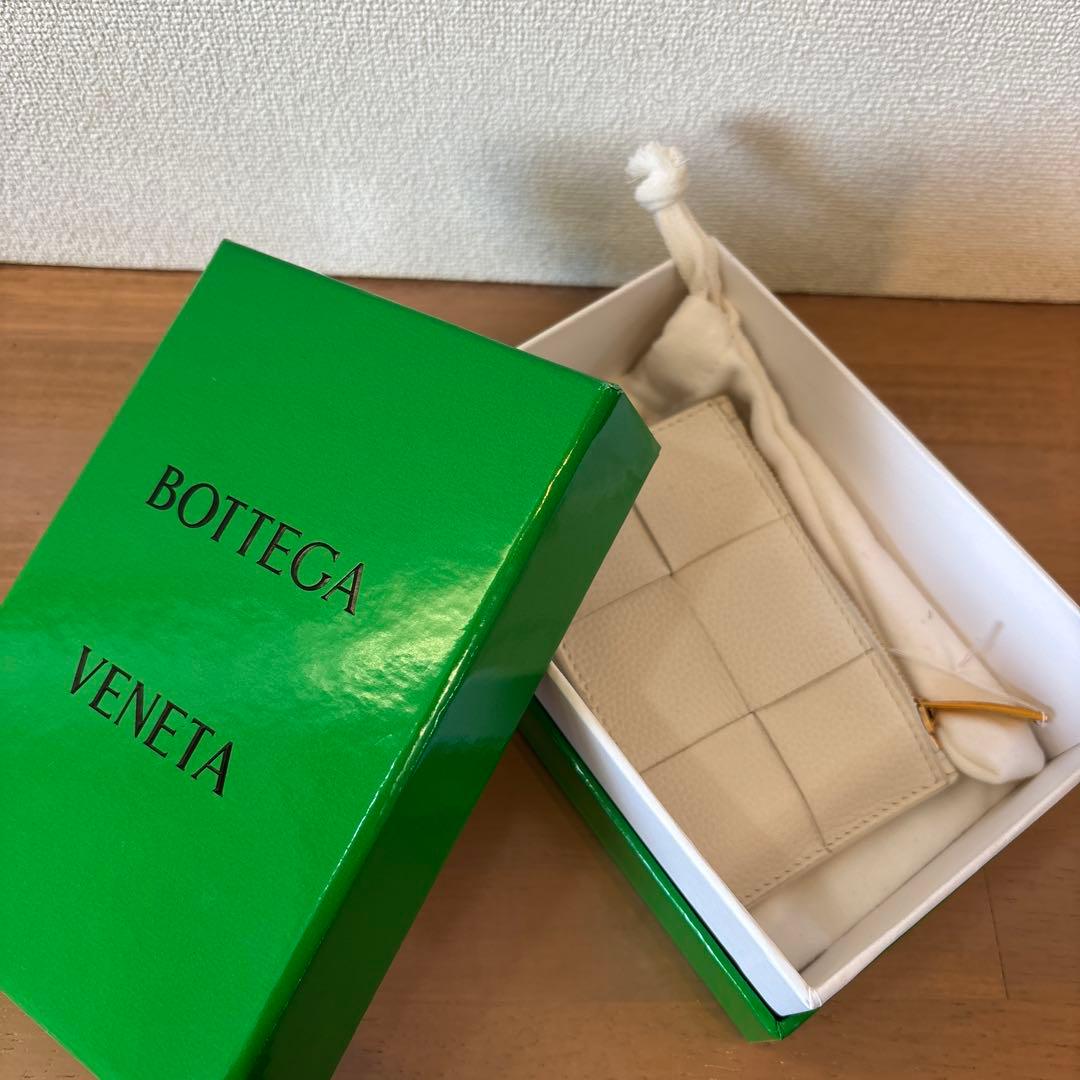 ボッテガヴェネタ　カセットファスナーカードケース