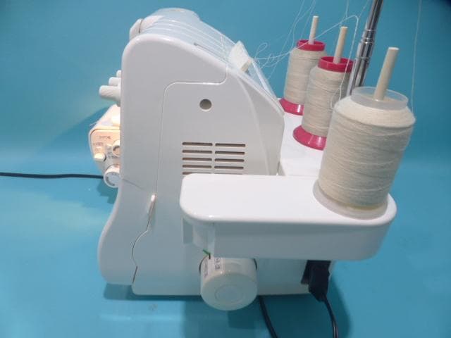 超美品●ＪＵＫＩ ロックミシン 衣縫人 BL-34EXS　 1本針3本糸●K-B