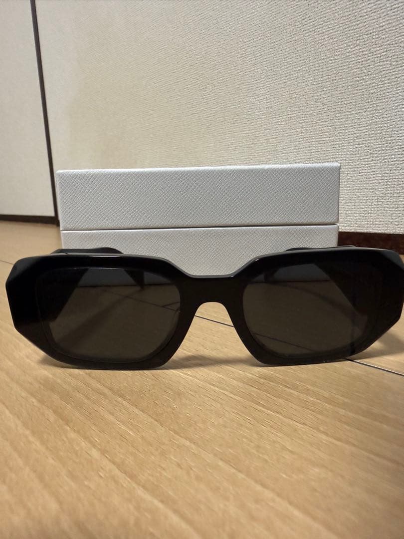PRADA サングラス
