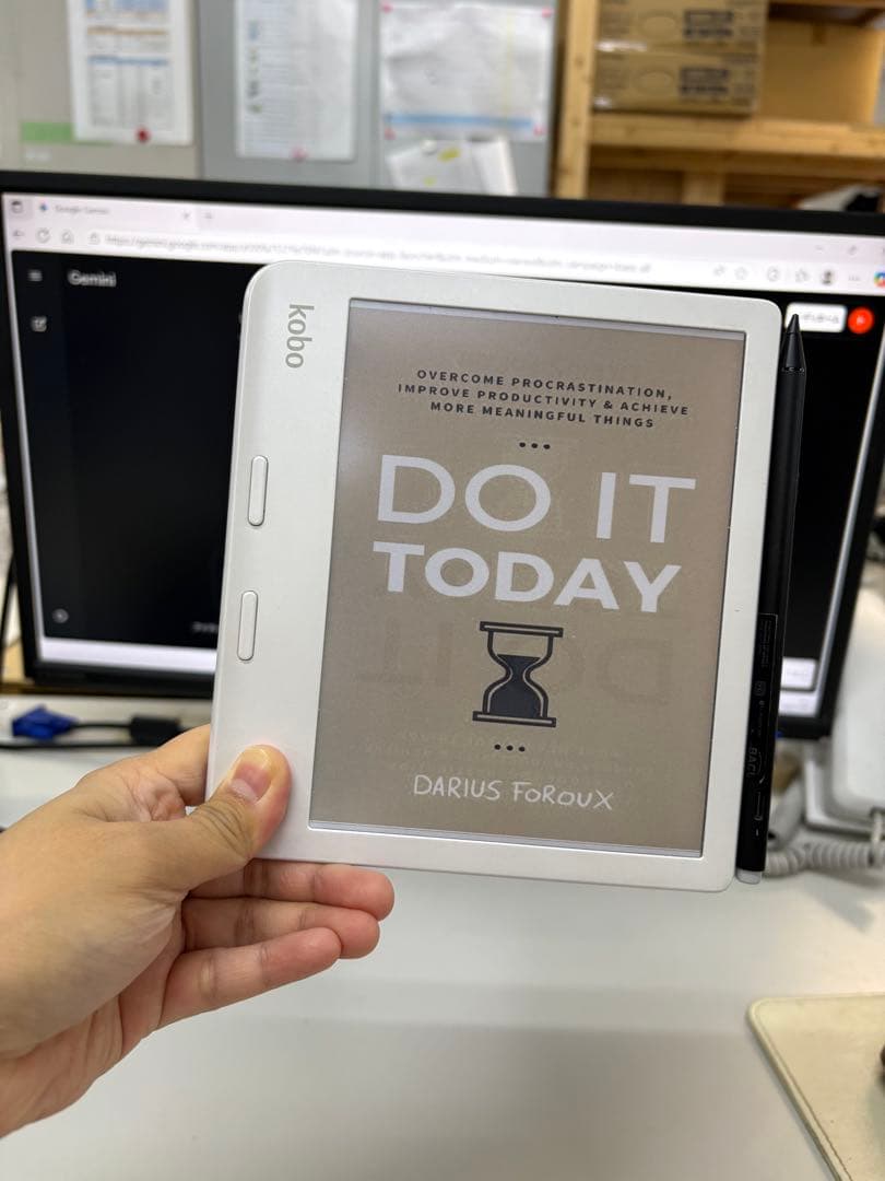 Kobo Libra Colour ホワイト (Kobo スタイラス2付き)