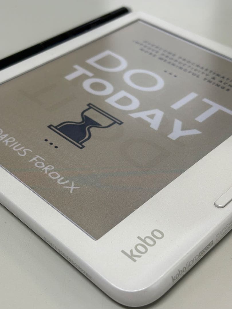 Kobo Libra Colour ホワイト (Kobo スタイラス2付き)