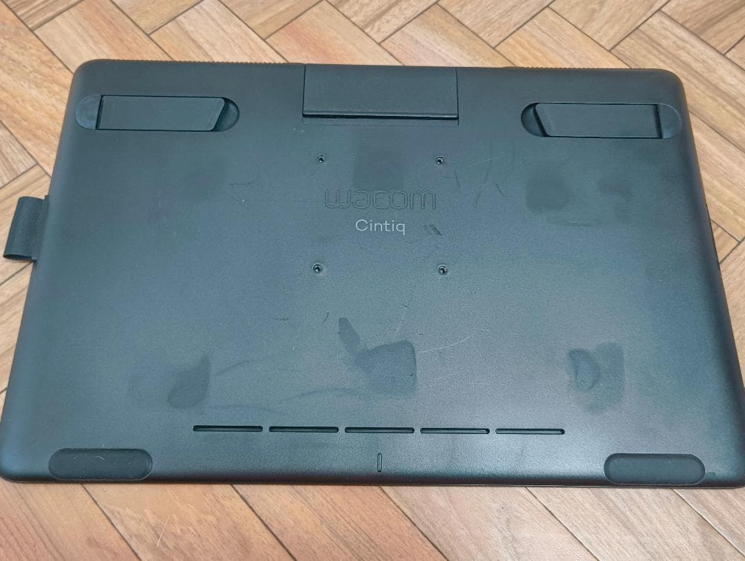 Cintiq 16 DTK1660K0D ペンタブレット本体