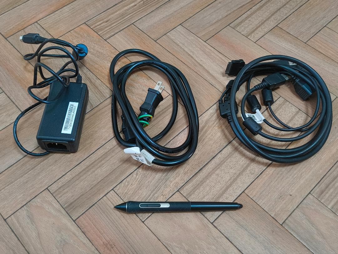 Cintiq 16 DTK1660K0D ペンタブレット本体