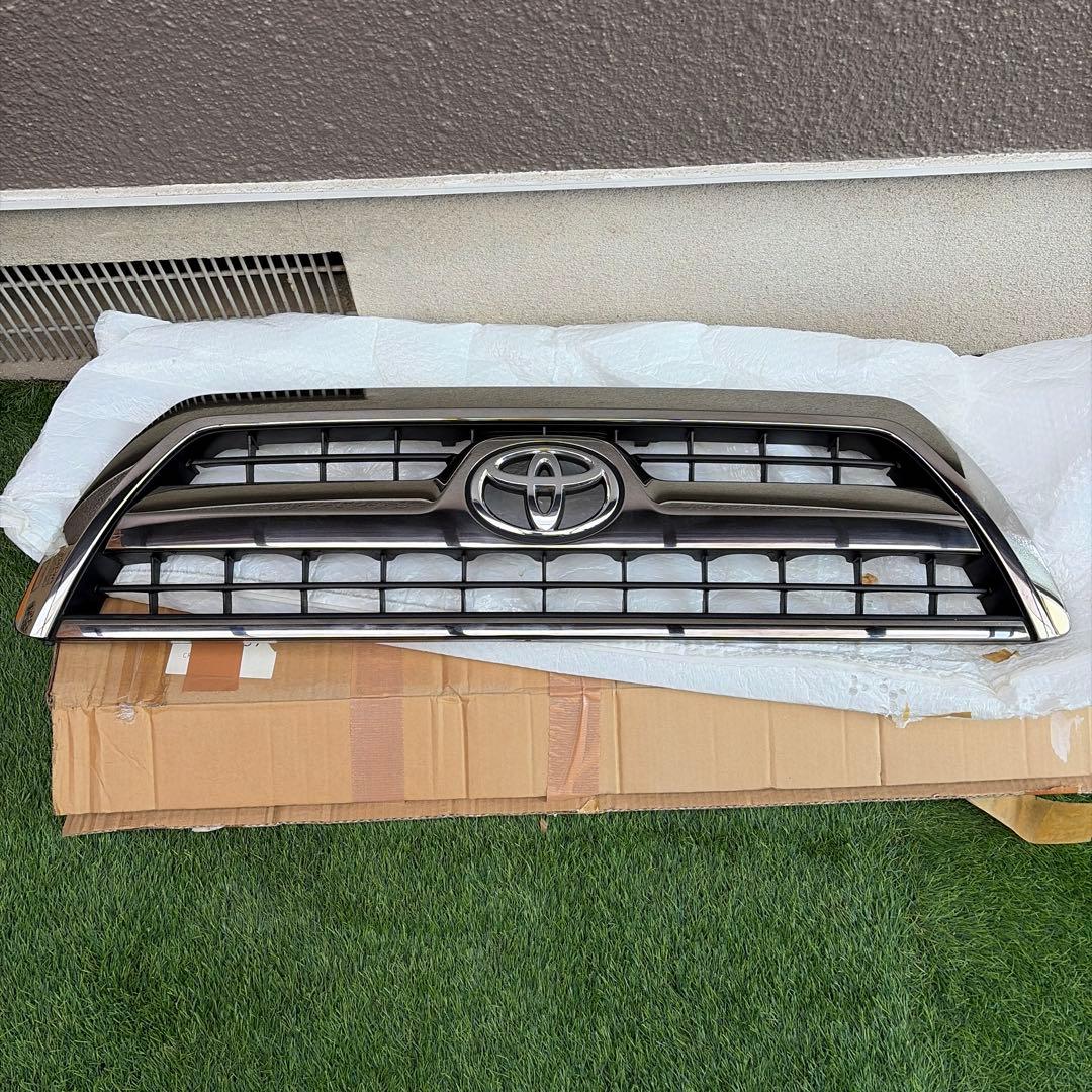215 ハイラックスサーフ 後期 純正グリル