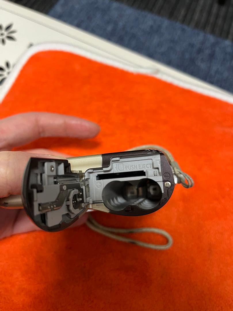 CANON　デジタルカメラ　PoweShot A1000 IS　PC1309