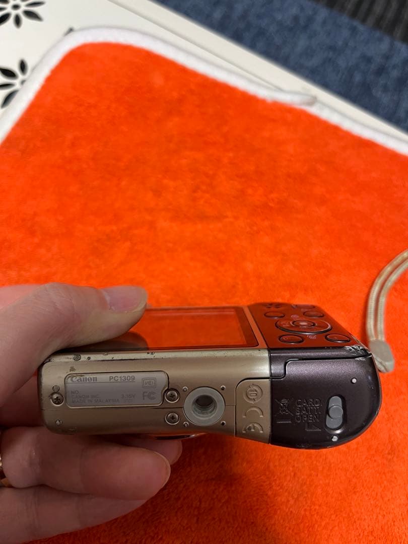 CANON　デジタルカメラ　PoweShot A1000 IS　PC1309