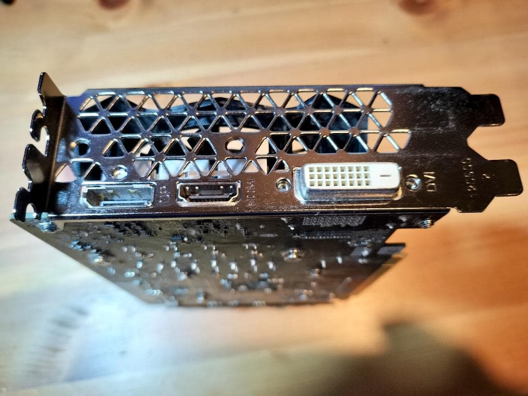 グラフィックボード GeForce GTX 1650 SUPER 4GB