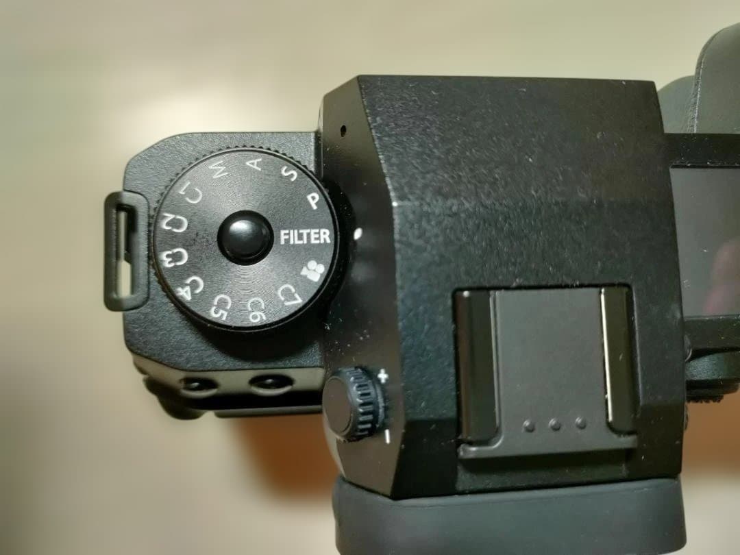 送料無料　FUJIFILM X-H2S ミラーレスカメラ おまけ付き