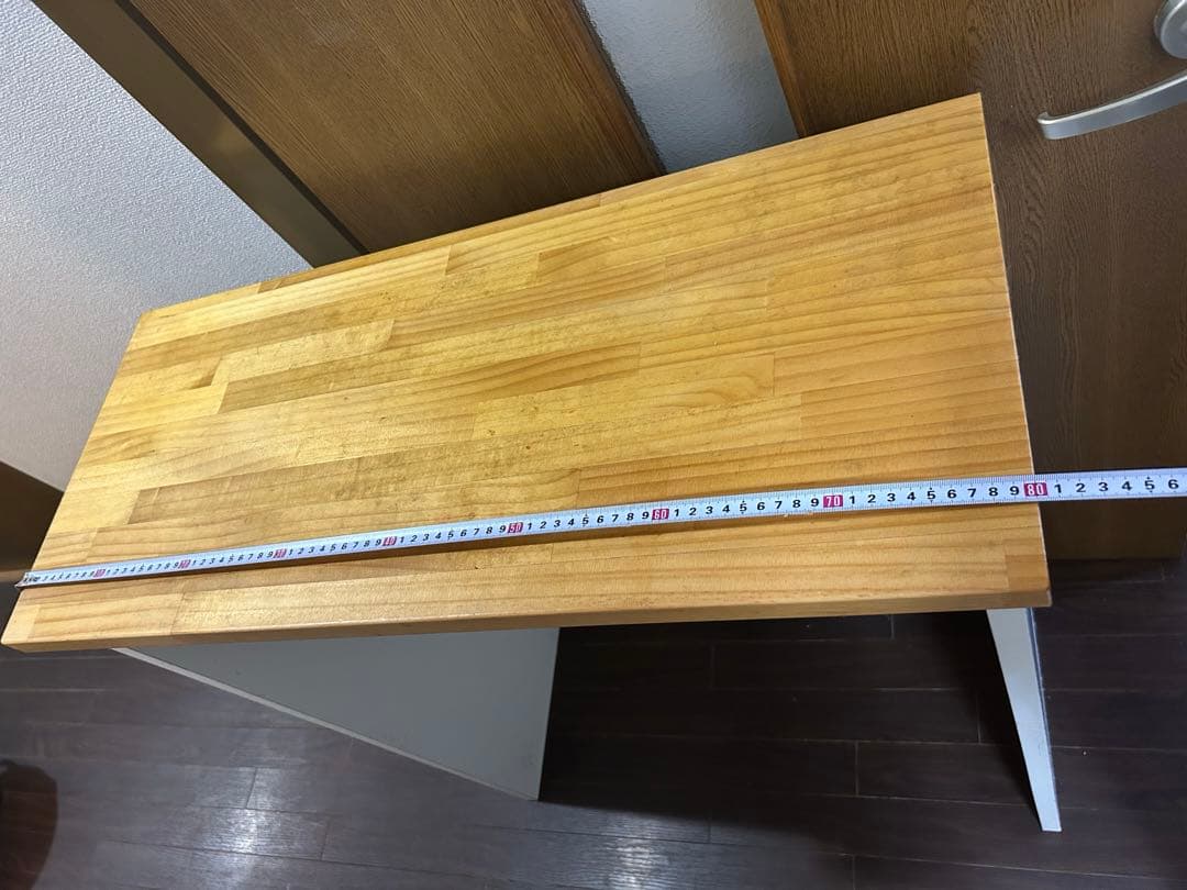 ナチュラルウッドのシンプルなカウンターテーブル