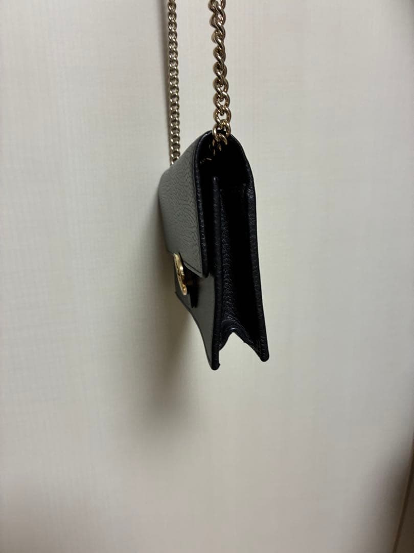 GUCCI ブラックレザー ショルダーバッグ　グッチ チェーンウォレット　財布