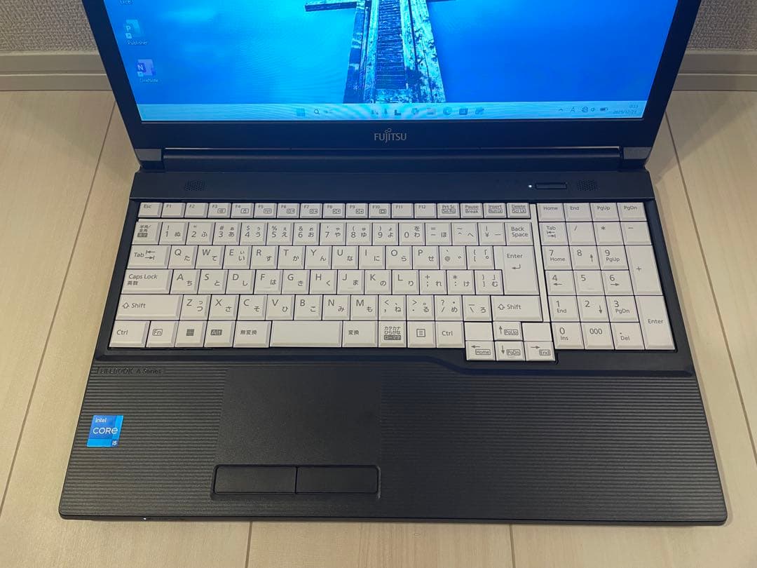 富士通 A5512/K i5 12世代 256GB Office