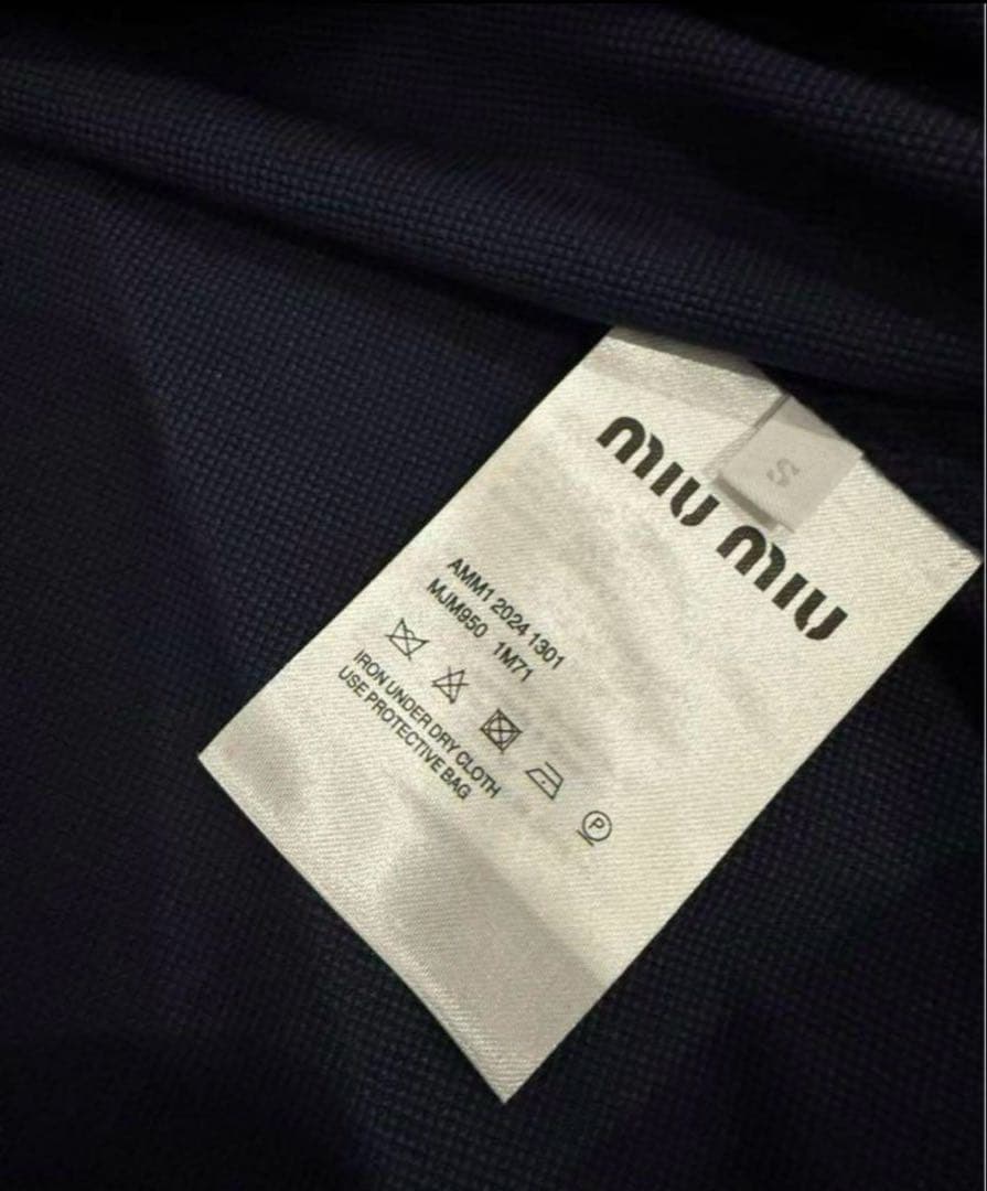 miu miu ミュウミュウ　ポロシャツ